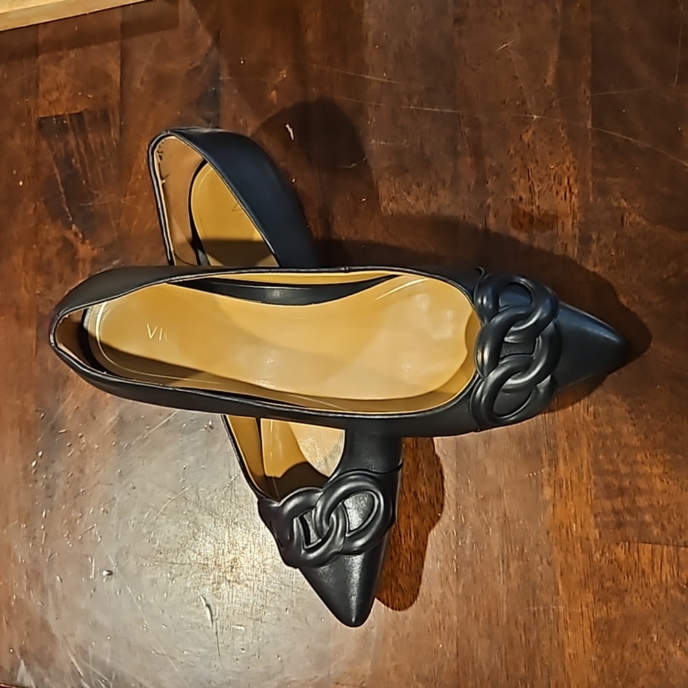 Vionic black leather flats